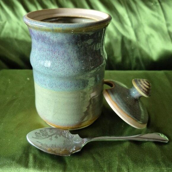 Handmade container for honey with serving spoon - Picture 1 of 1